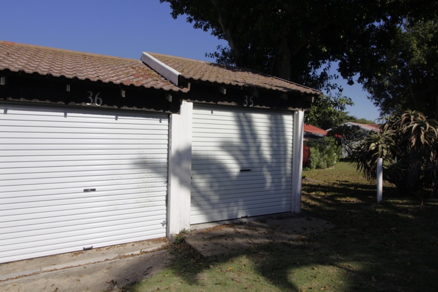 To Let 2 Bedroom Property for Rent in Aston Bay Eastern Cape